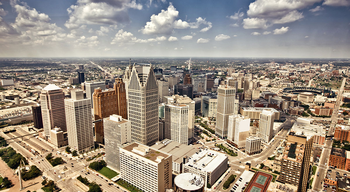 A photo of down town Detroit from renaissance center.